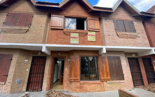 Triplex a tres cuadras del mar, La Lucila del Mar