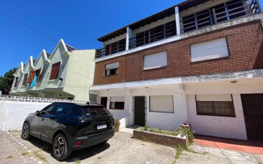 Triplex a Tres cuadras de la Playa en Costa Azul