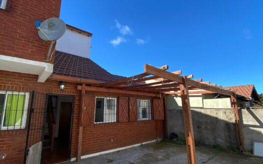DUPLEX AL FONDO EN VENTA, A UNA CUADRA DEL MAR, 3 HABITACIONES 2 BAÑOS COMPLETOS"